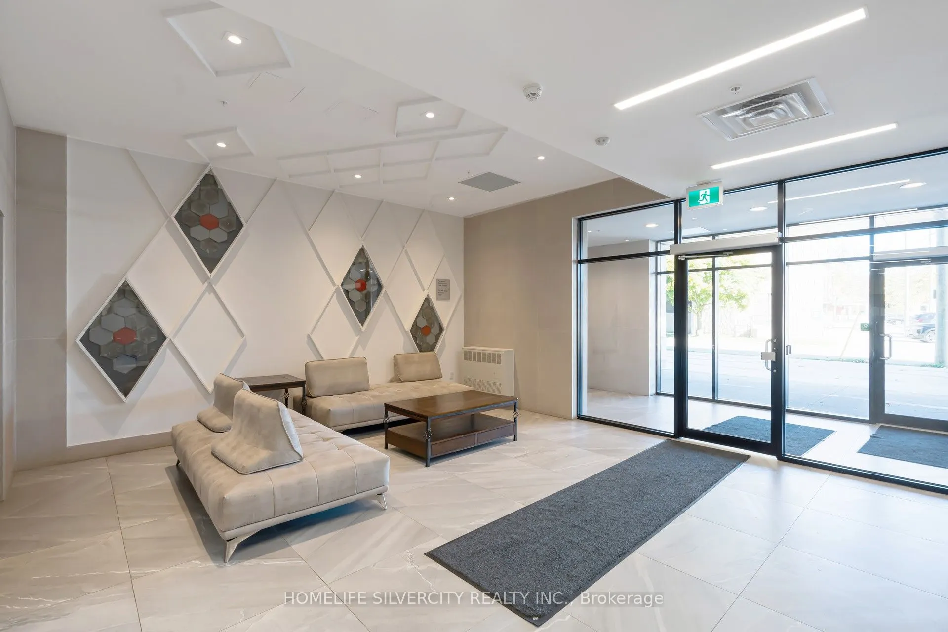 1 Wellington Street #615