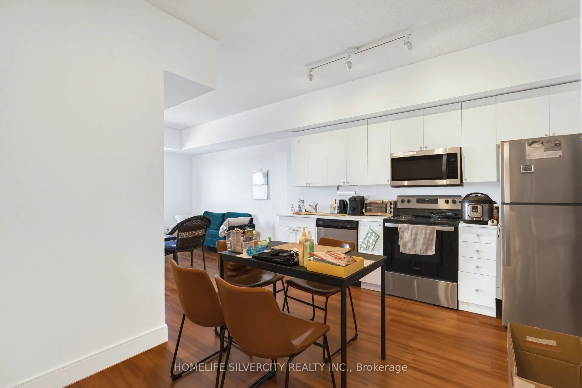 1 Wellington Street #615