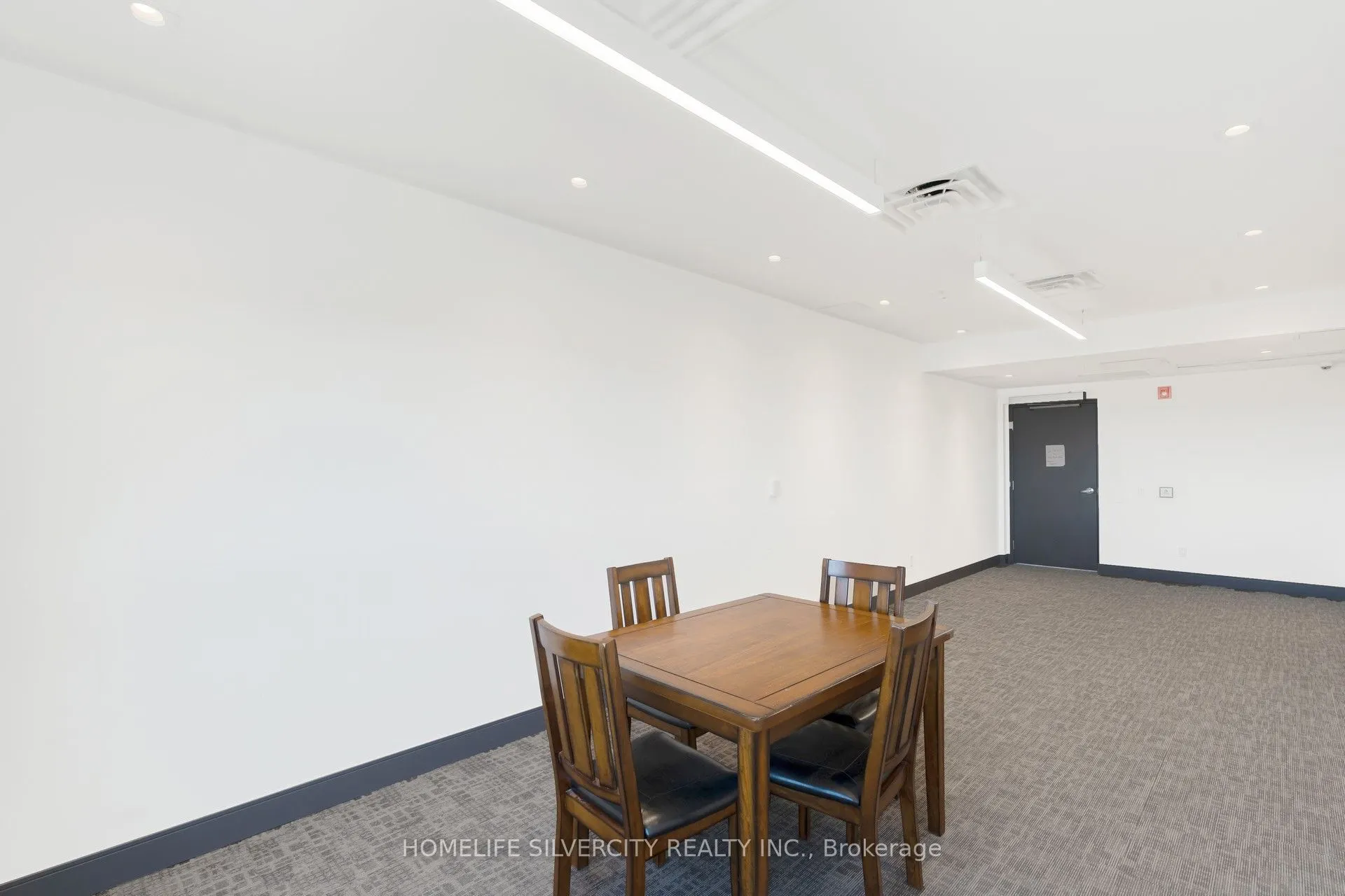 1 Wellington Street #615