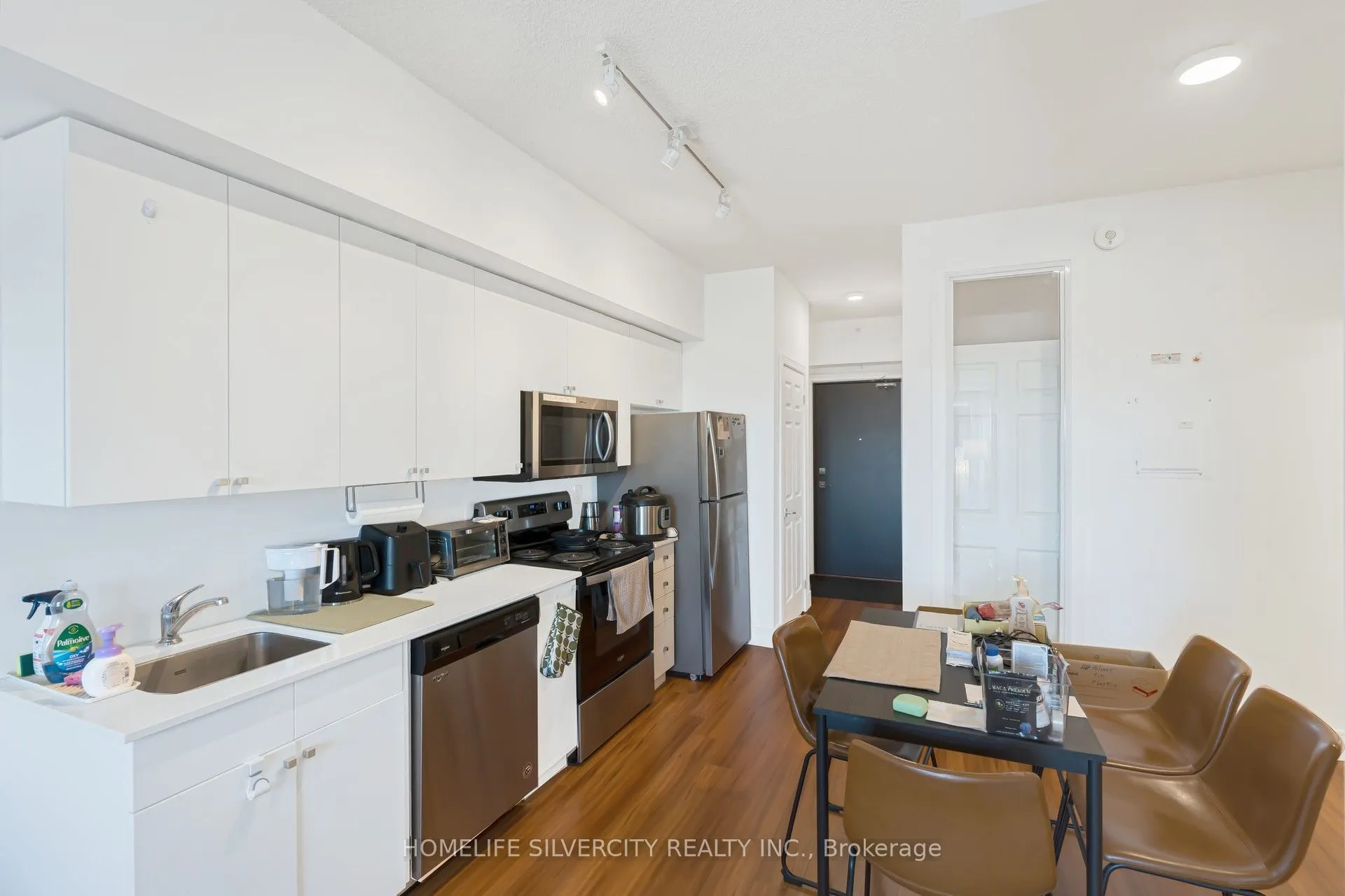 1 Wellington Street #615