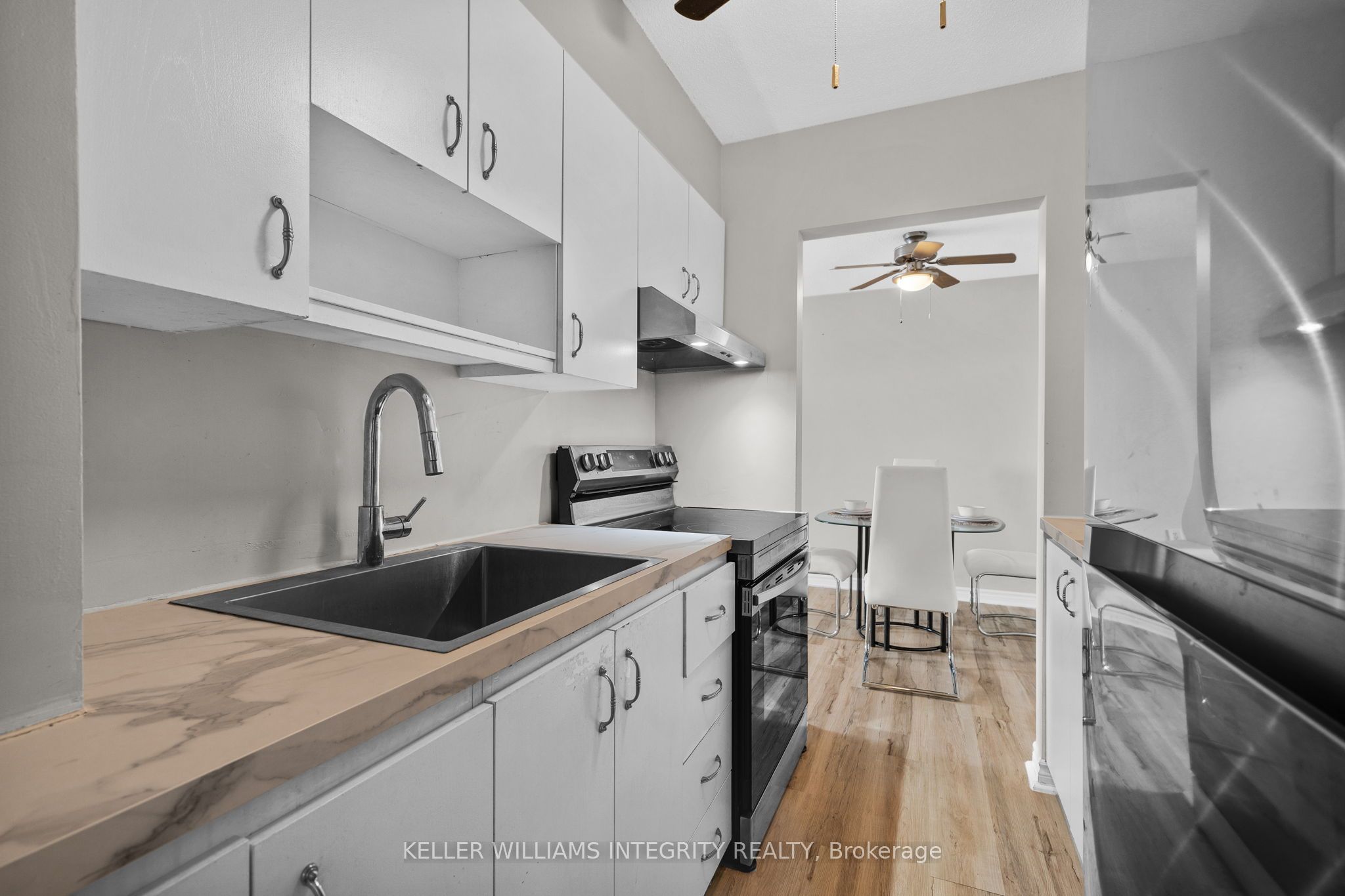 2041 ARROWSMITH Drive #402C