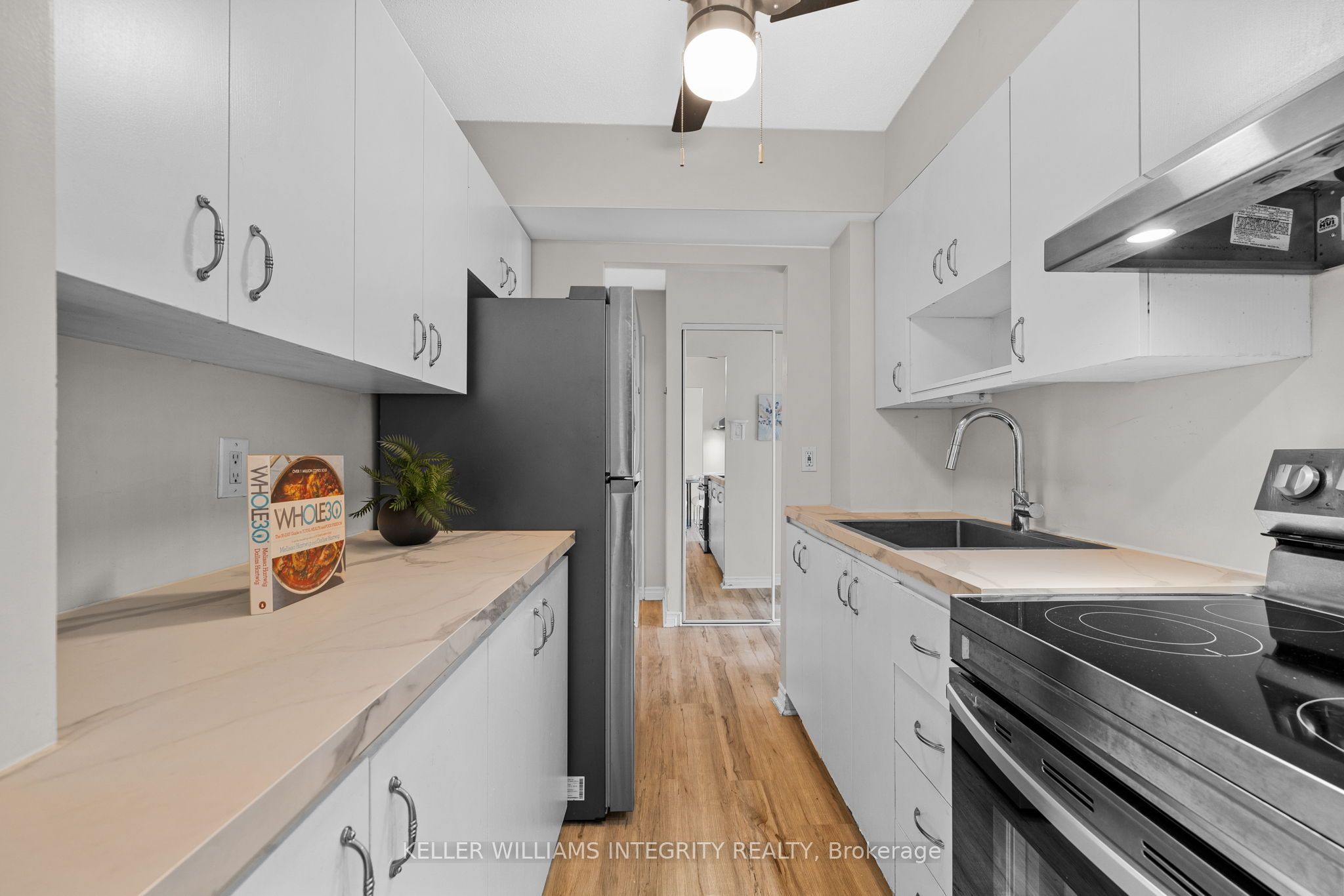 2041 ARROWSMITH Drive #402C