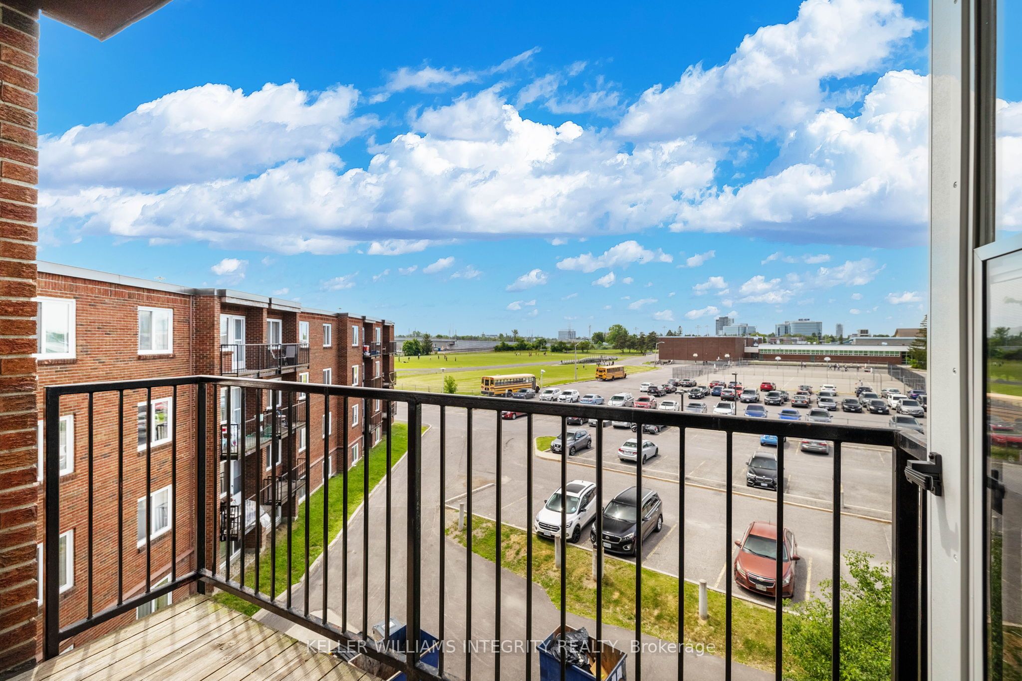 2041 ARROWSMITH Drive #402C