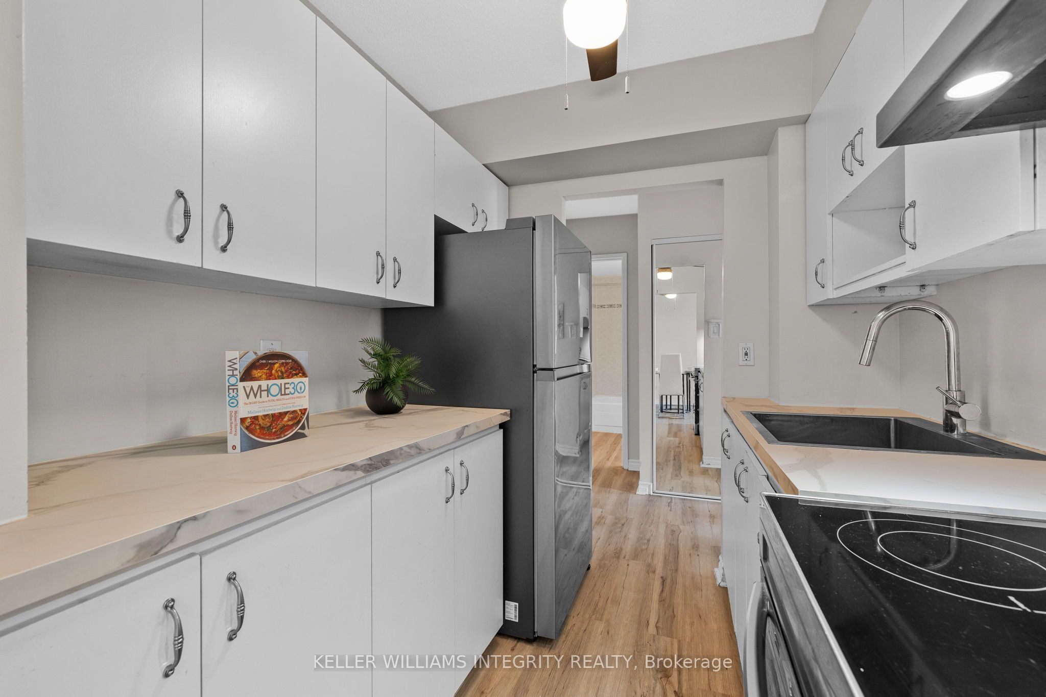 2041 ARROWSMITH Drive #402C