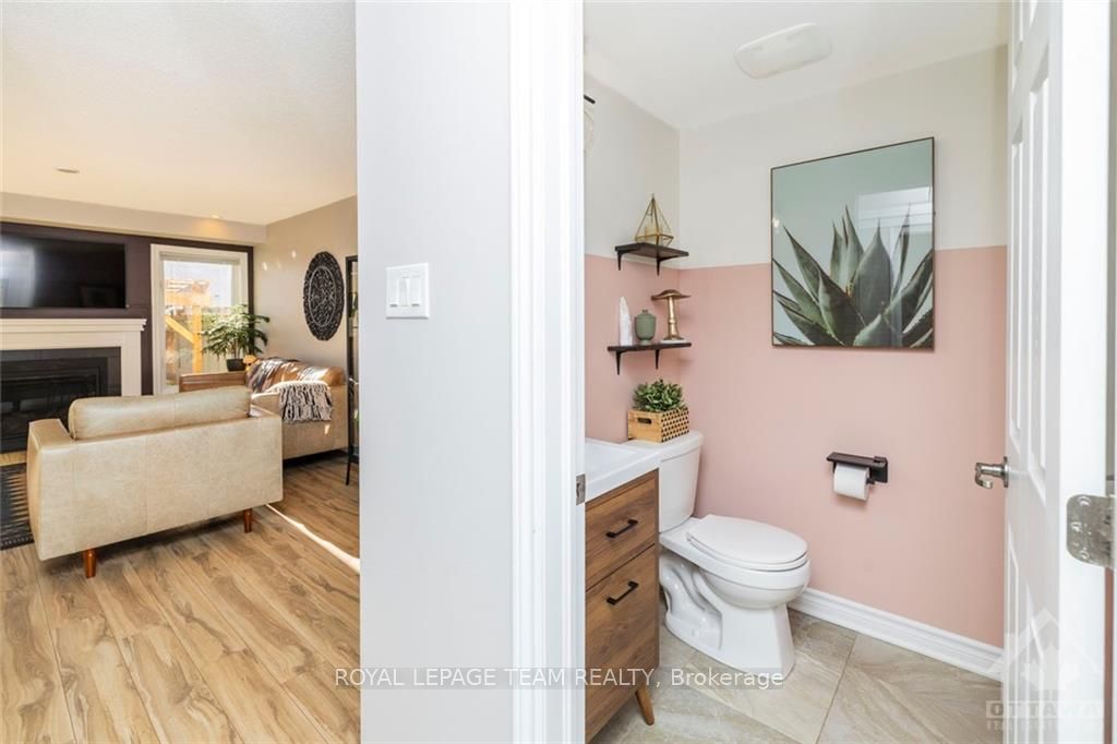 792 MAYFLY Crescent