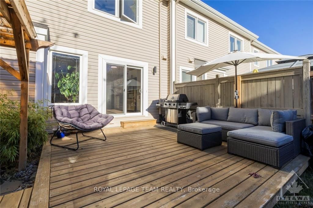 792 MAYFLY Crescent