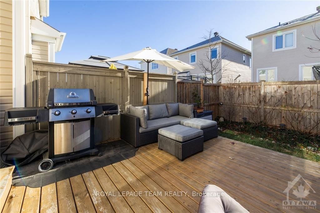 792 MAYFLY Crescent