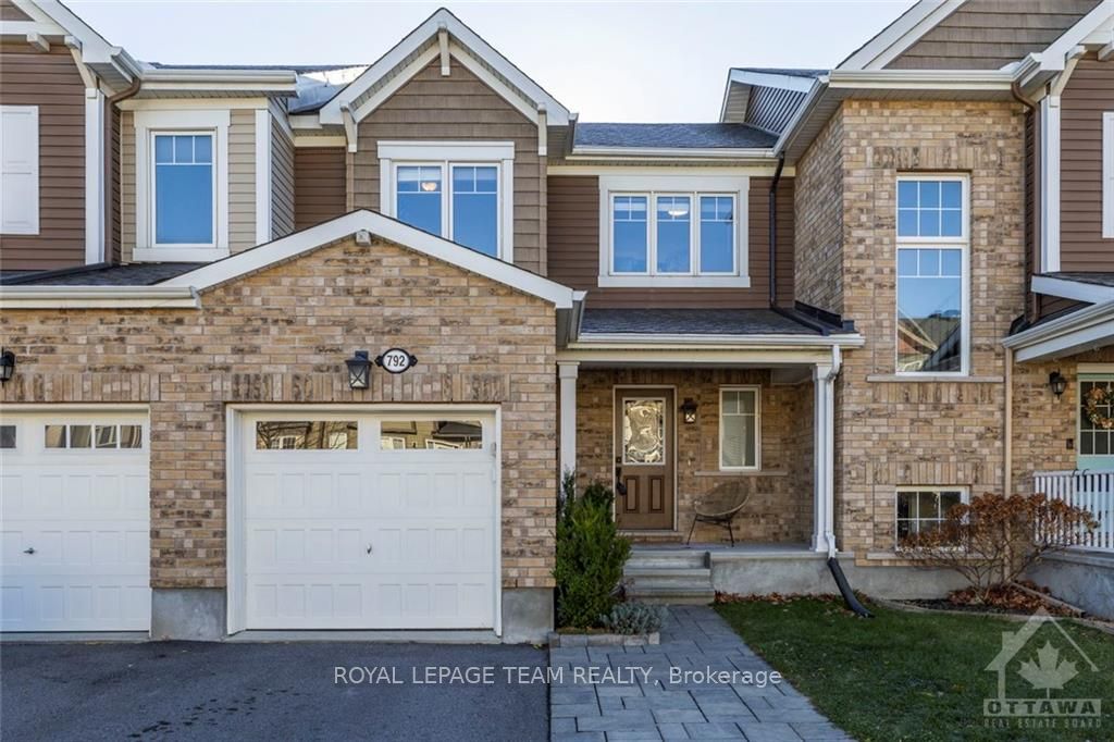 792 MAYFLY Crescent