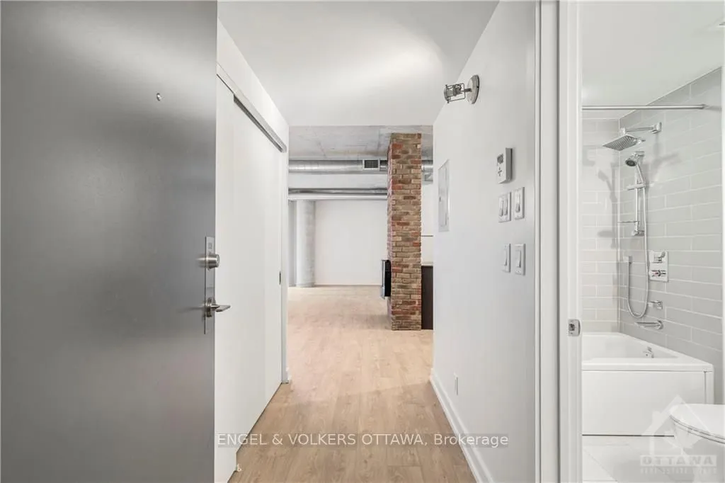 354 GLADSTONE Avenue #205