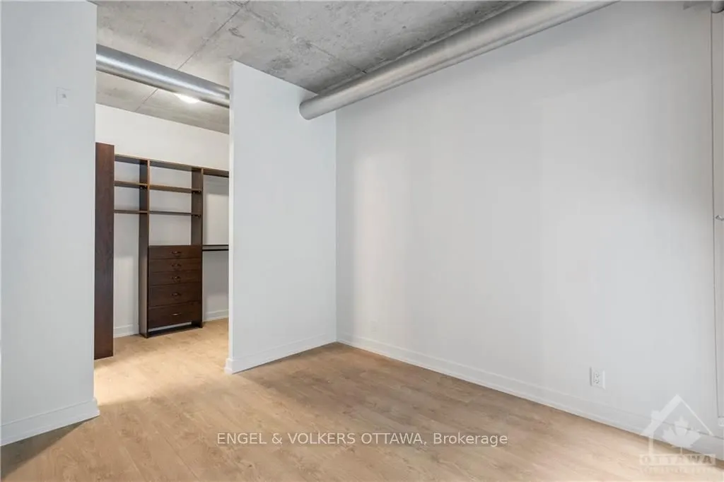 354 GLADSTONE Avenue #205