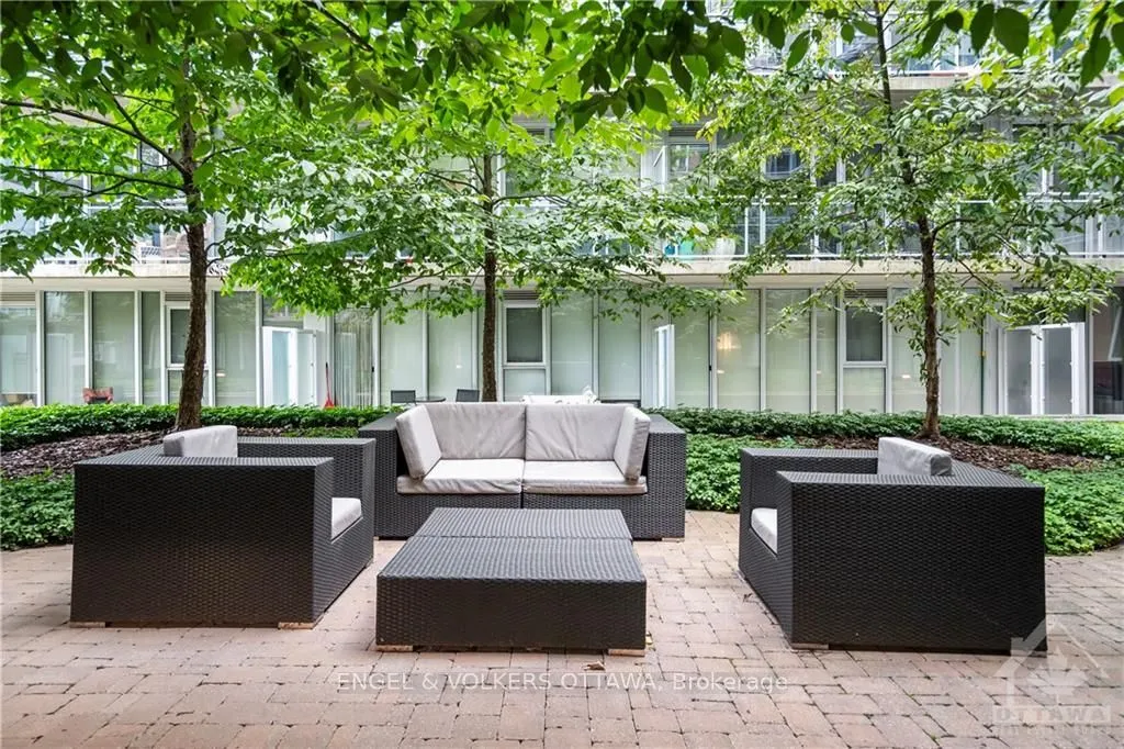 354 GLADSTONE Avenue #205