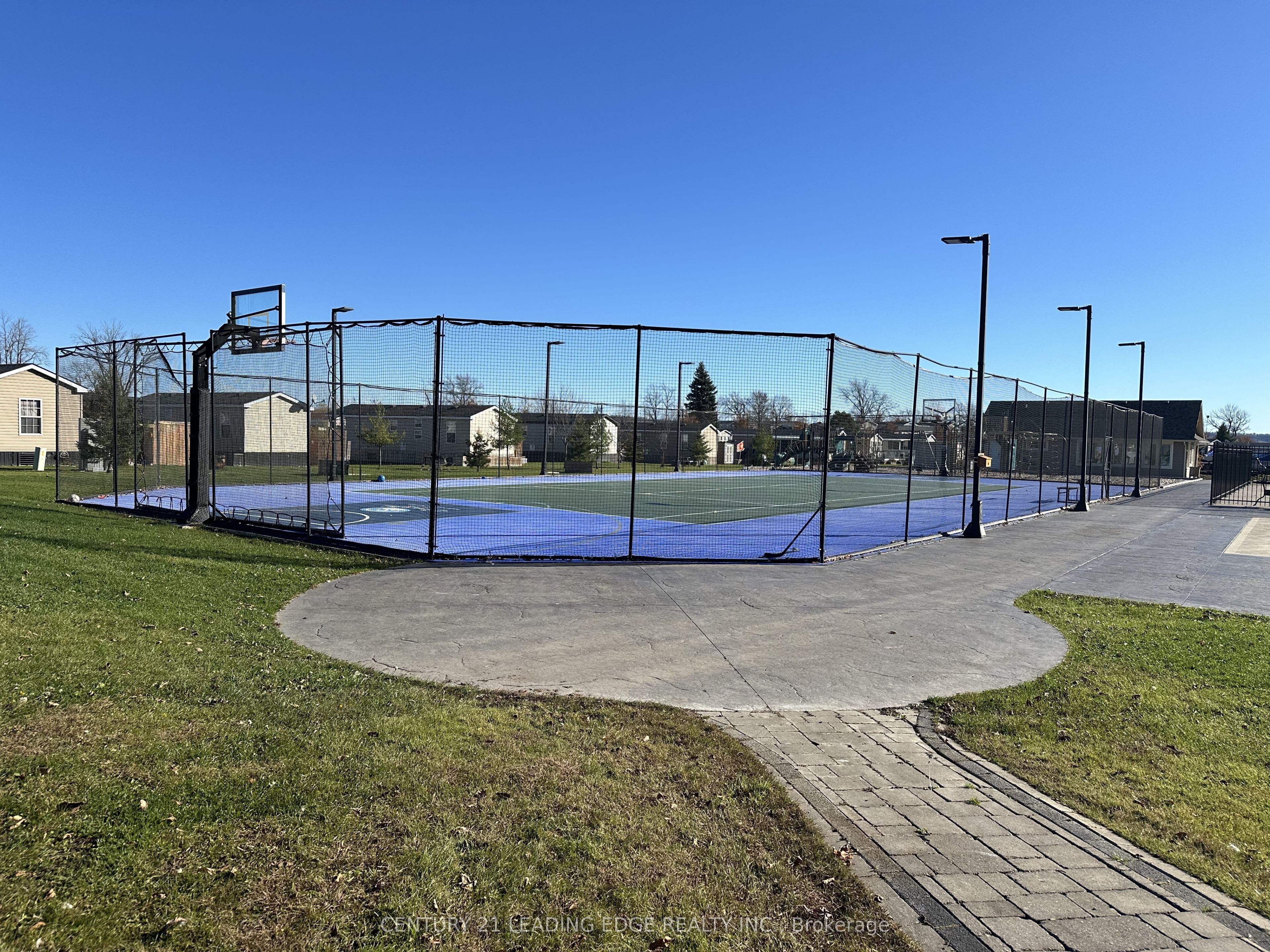 1235 Villiers Line, #4
