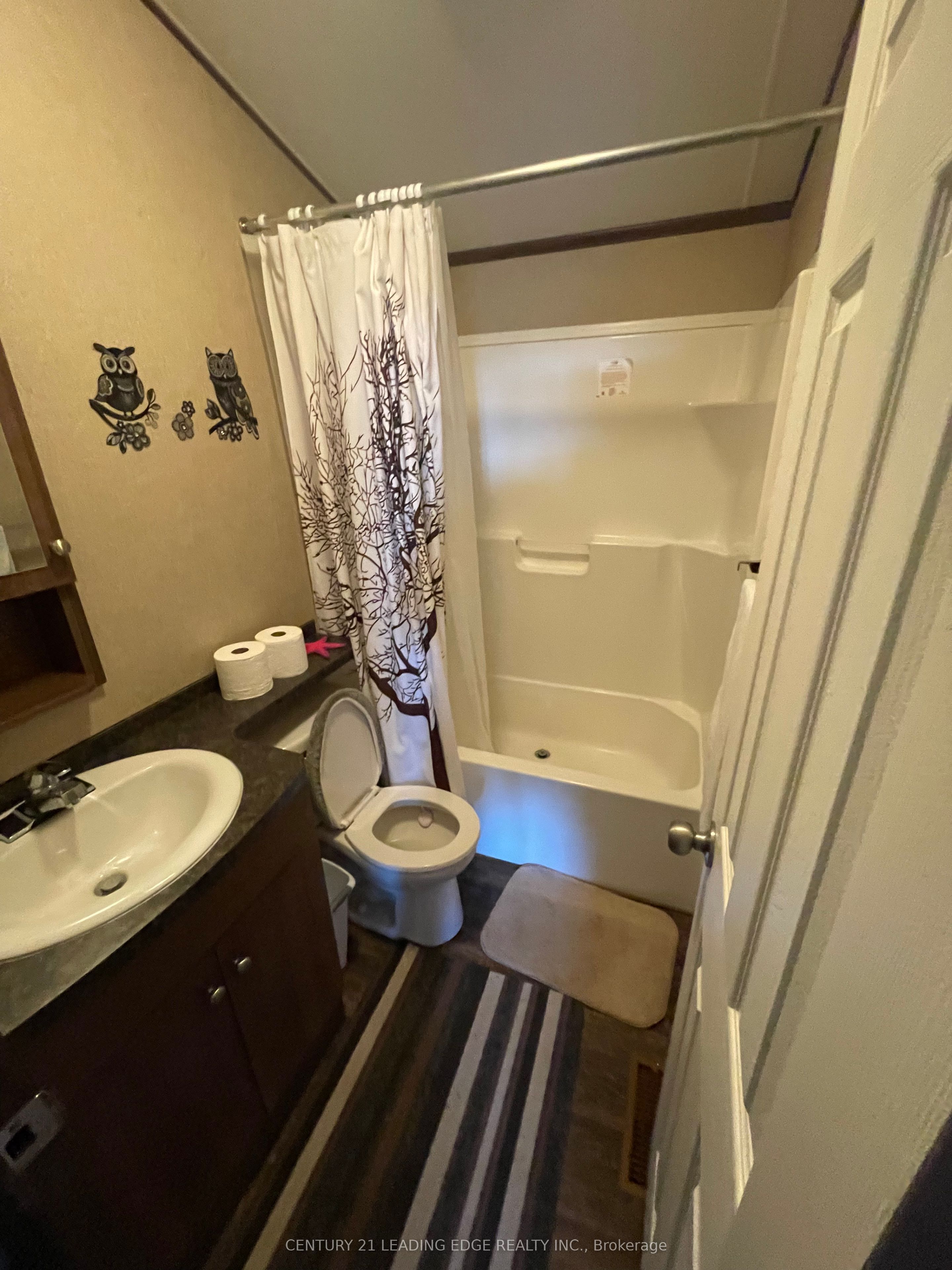 1235 Villiers Line, #4