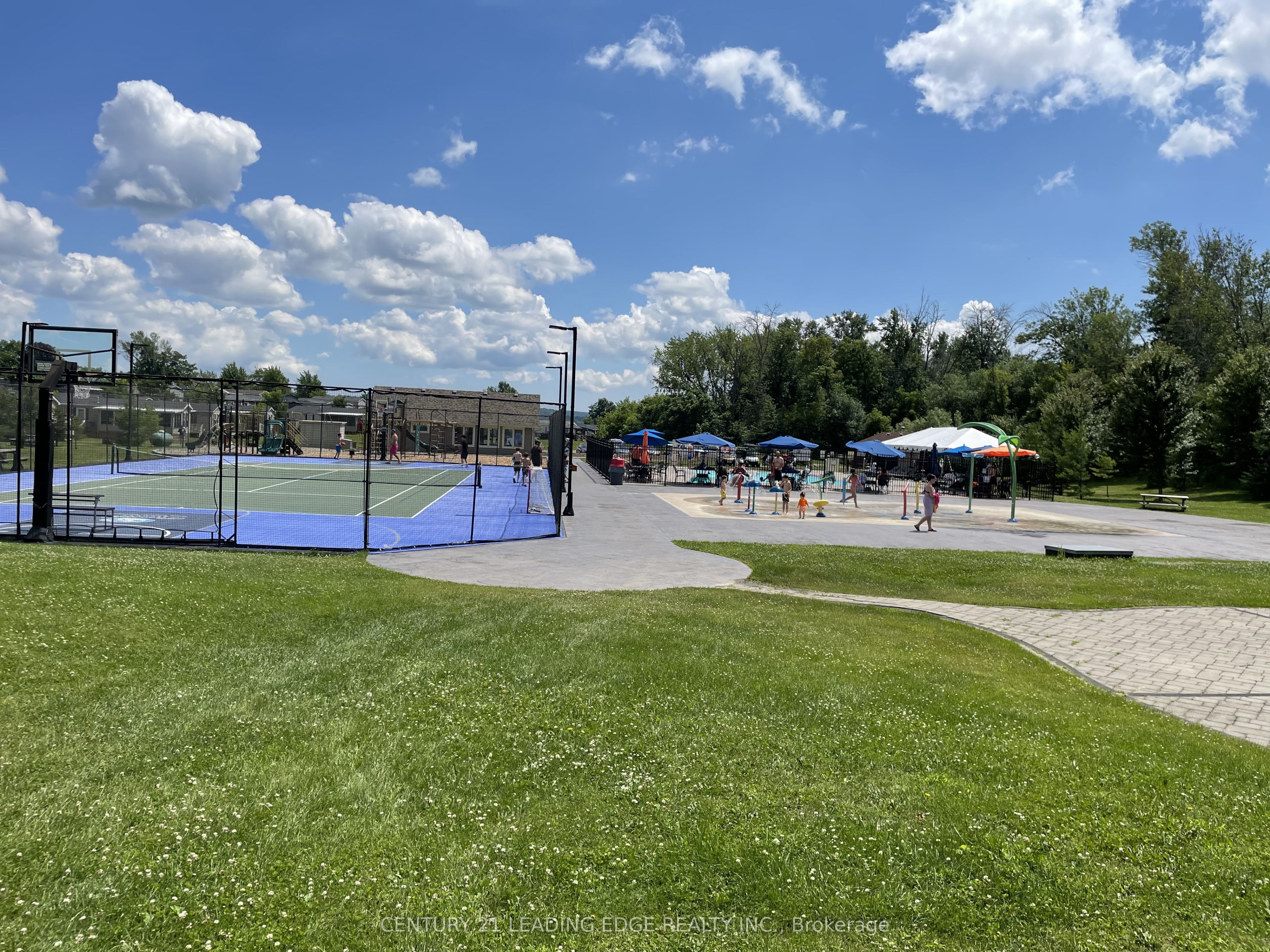 1235 Villiers Line, #4
