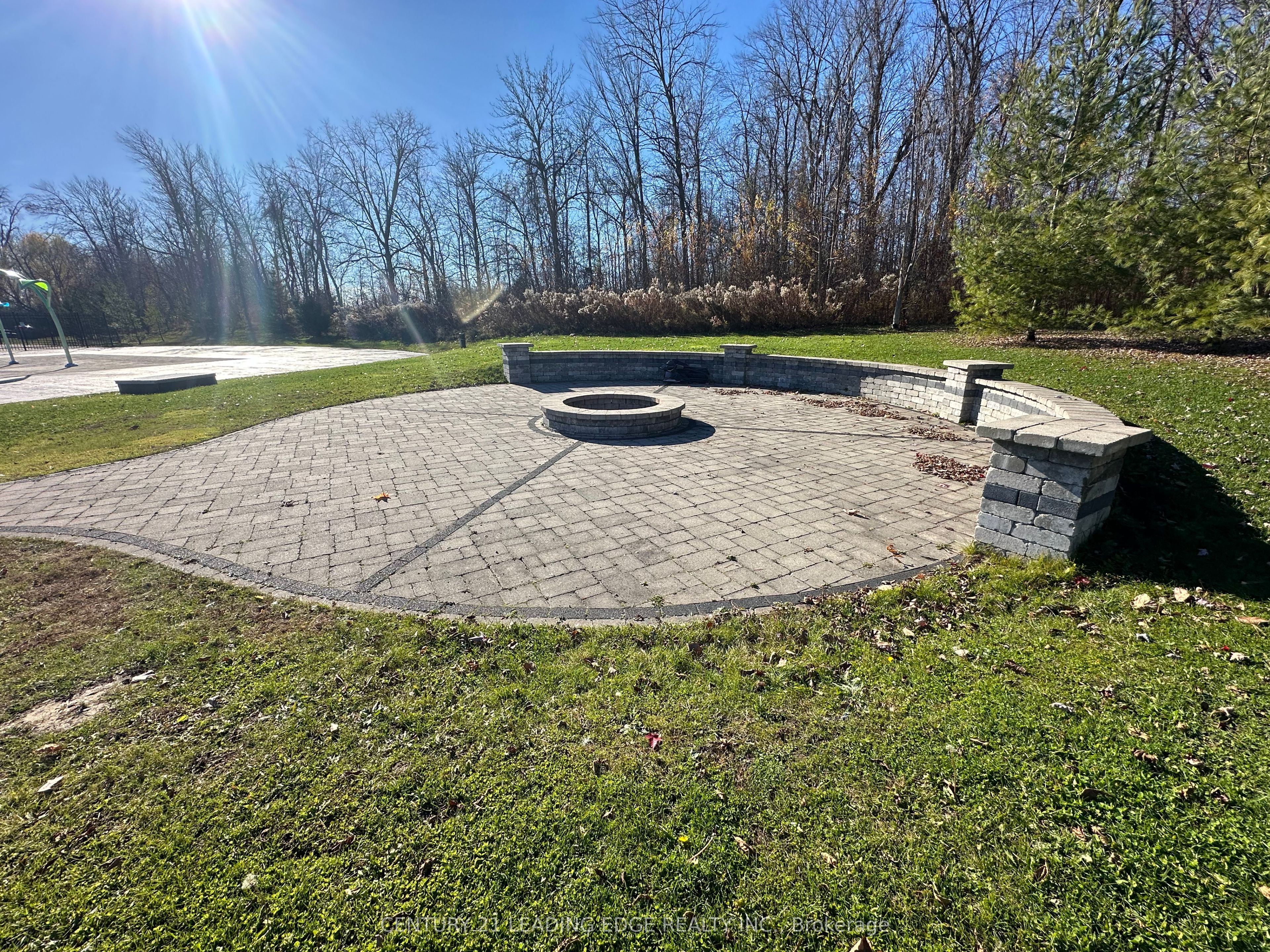 1235 Villiers Line, #4