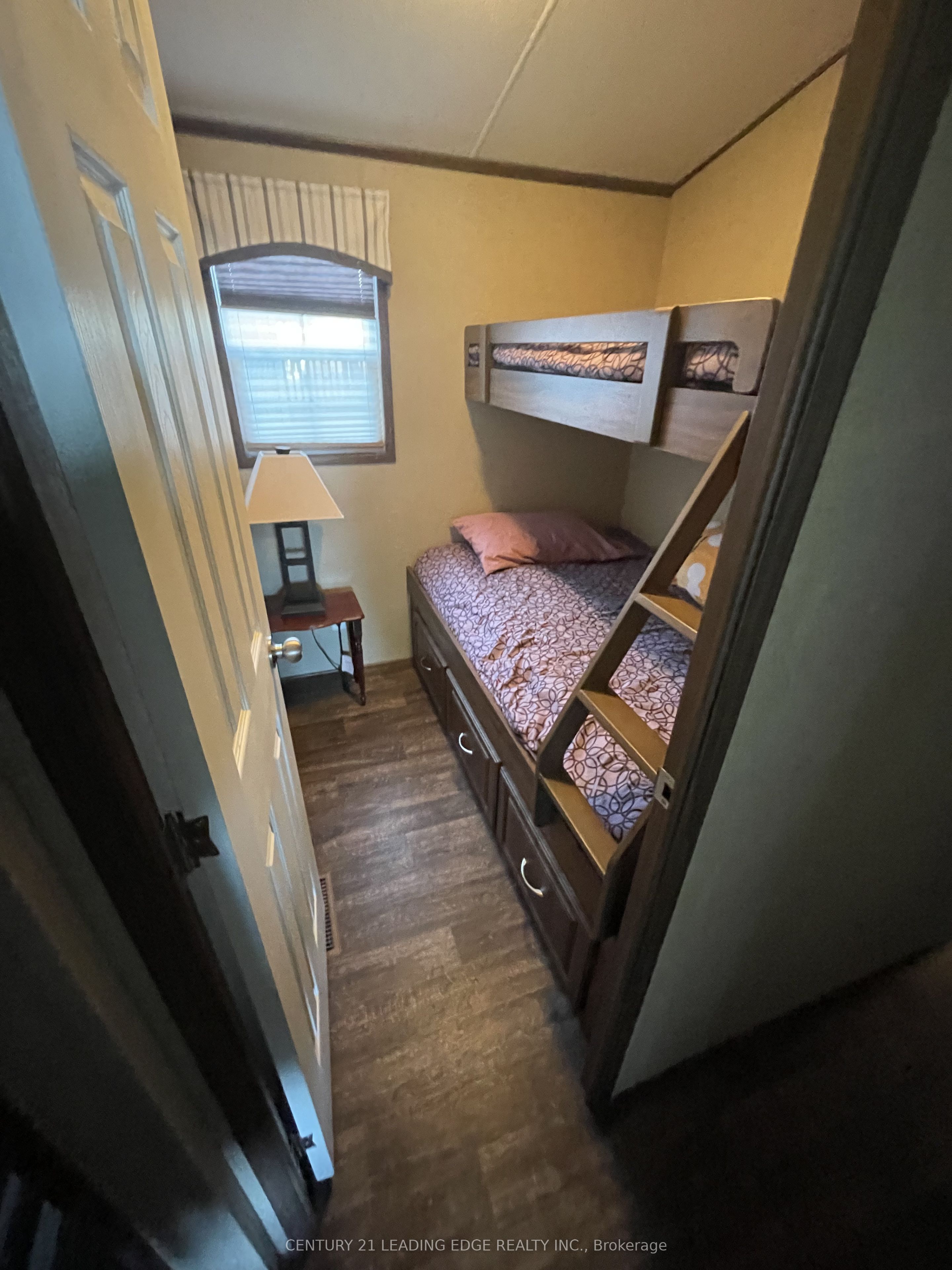 1235 Villiers Line, #4