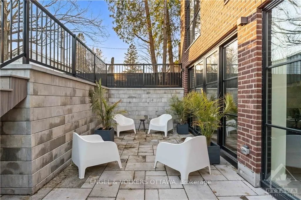 246 BYRON Avenue