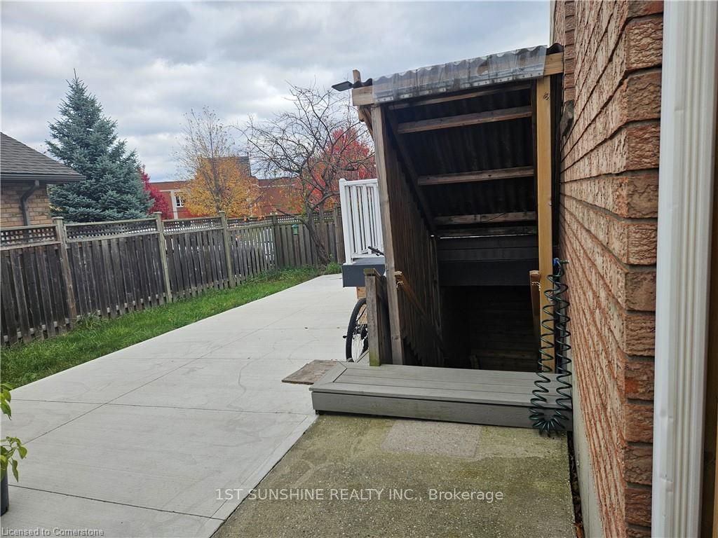 263 Hepburn Crescent