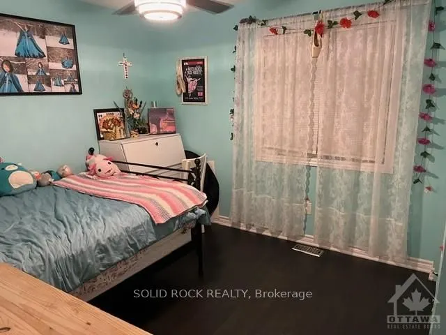 32 SOLARIS Drive