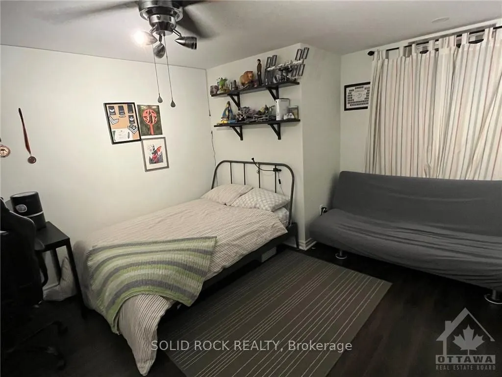 32 SOLARIS Drive