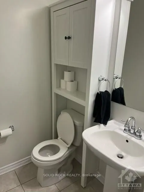 32 SOLARIS Drive