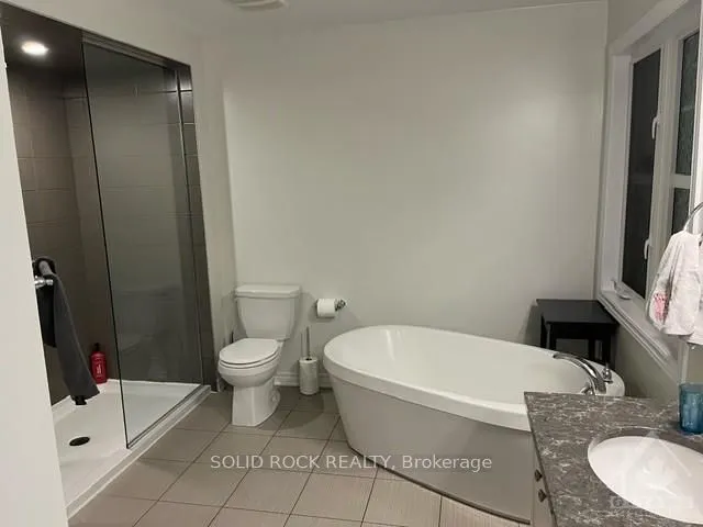 32 SOLARIS Drive