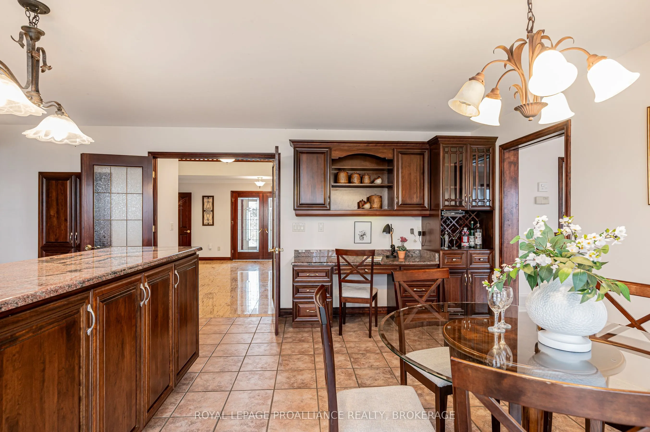 4734 Lakeside Lane