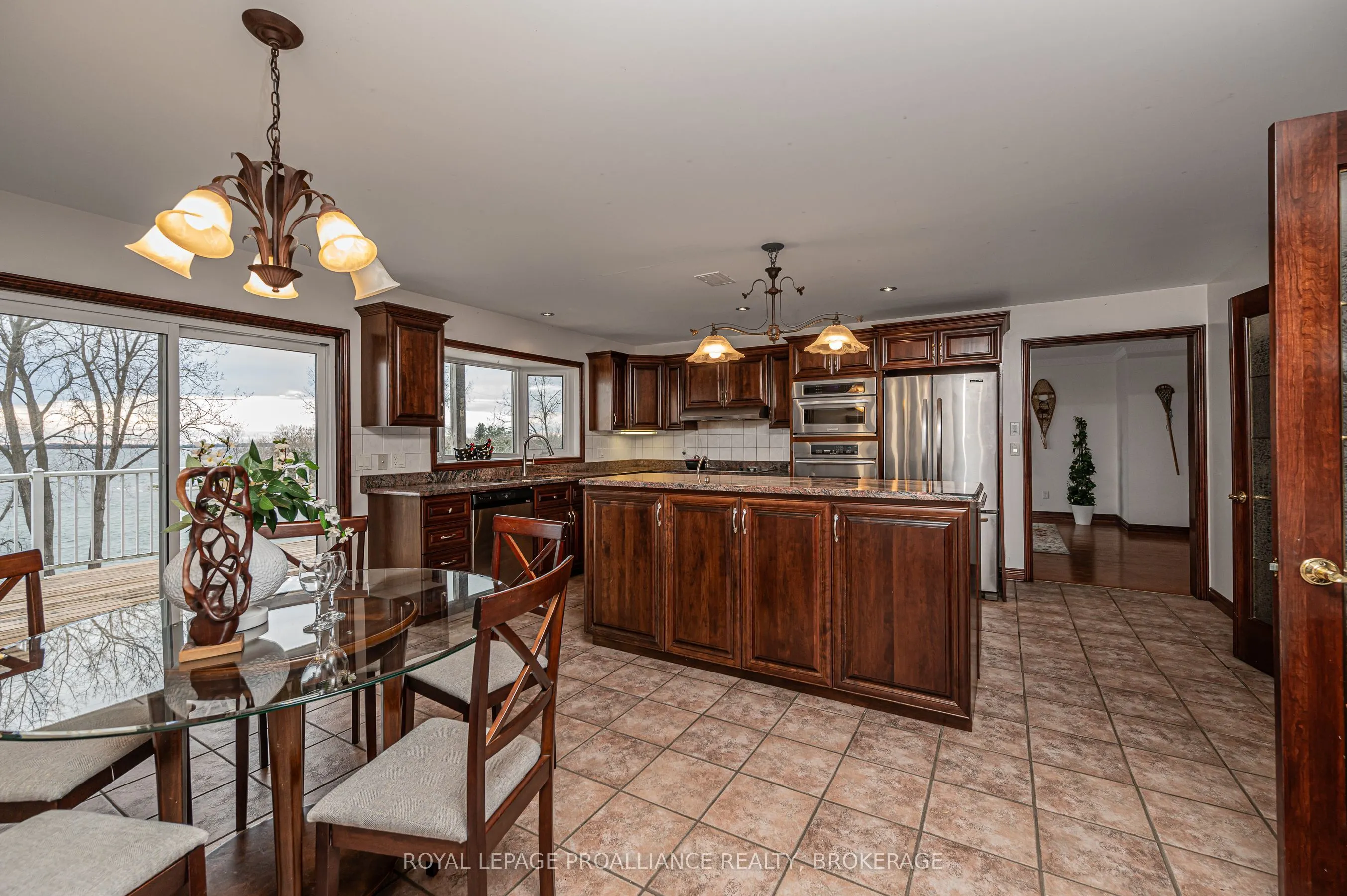 4734 Lakeside Lane