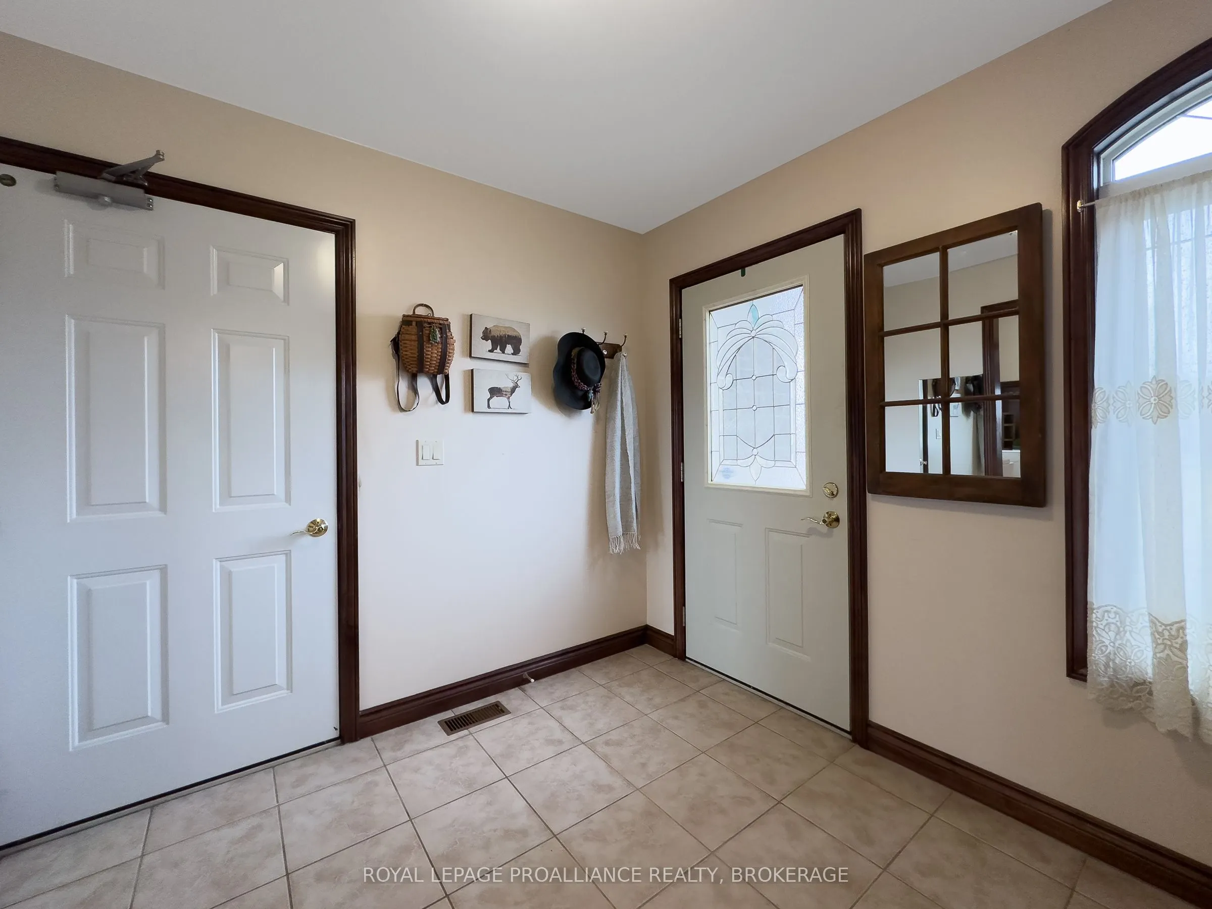 4734 Lakeside Lane