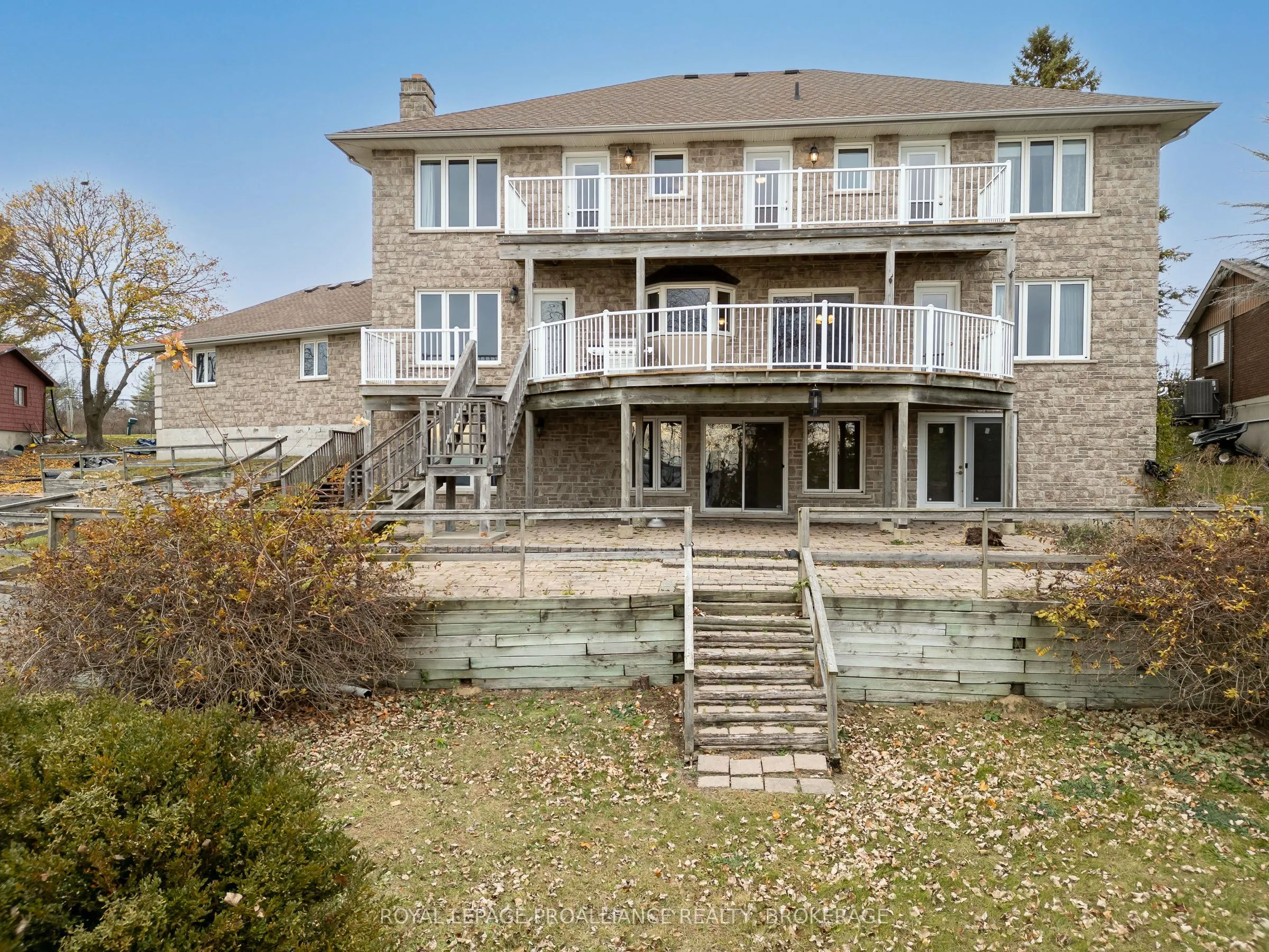 4734 Lakeside Lane