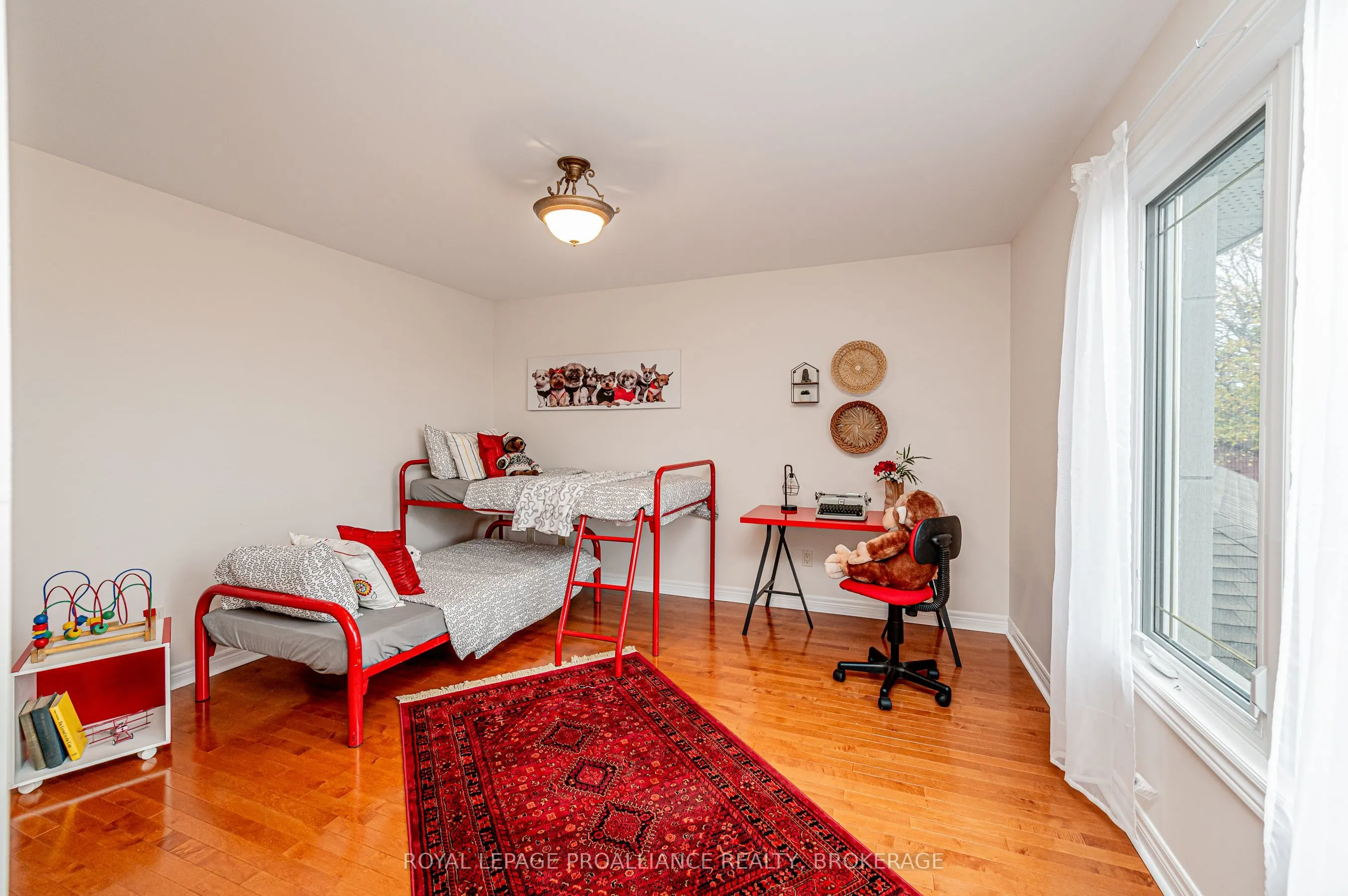 4734 Lakeside Lane