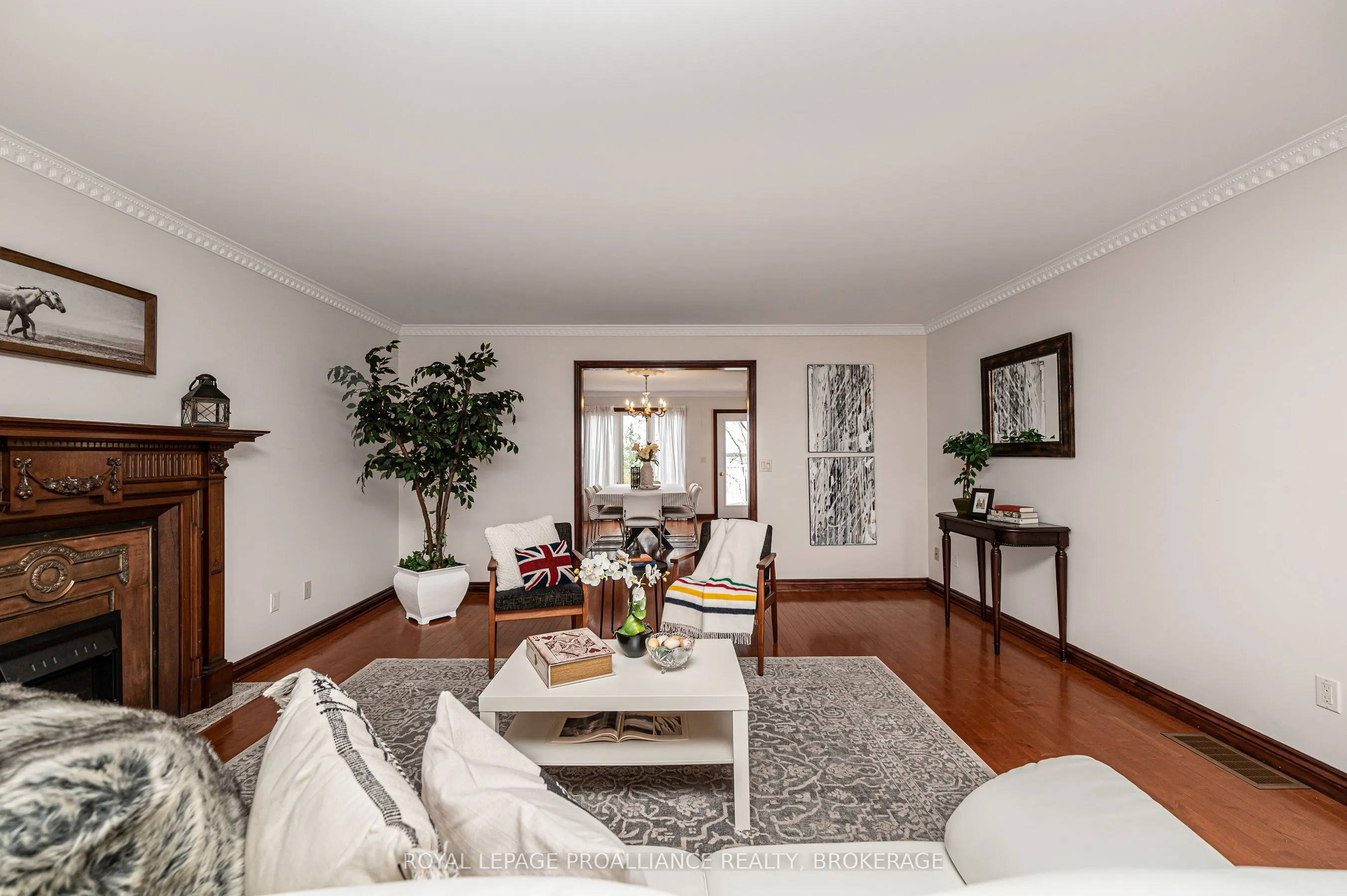 4734 Lakeside Lane
