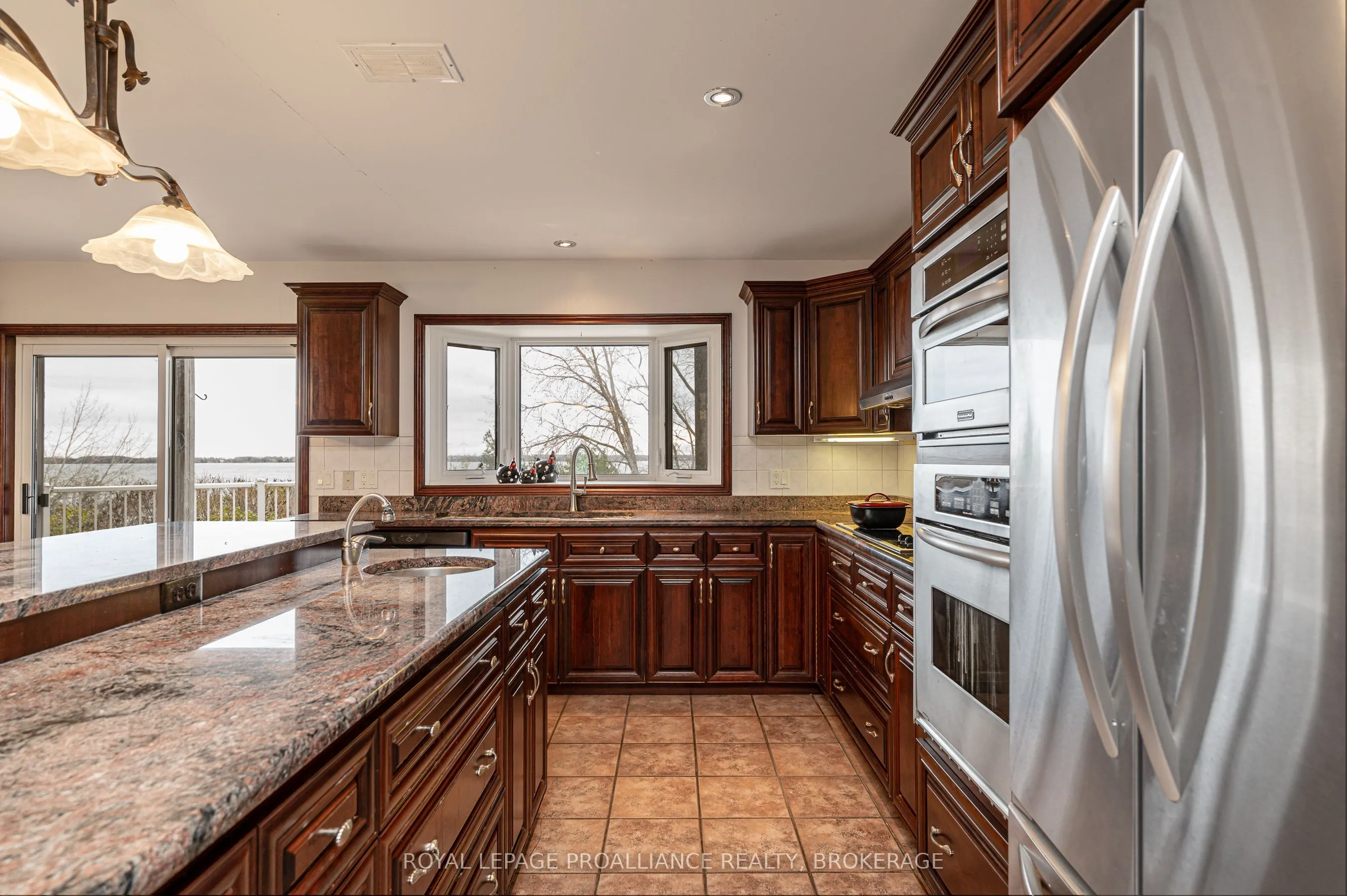4734 Lakeside Lane