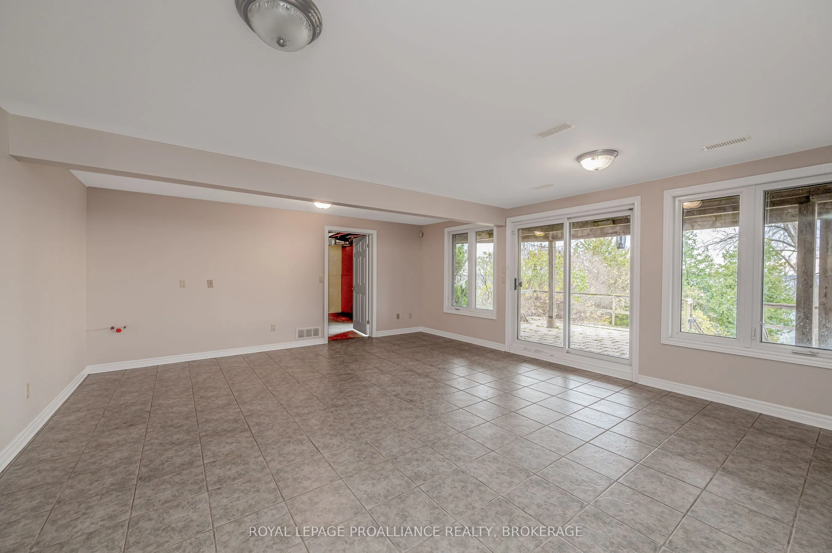 4734 Lakeside Lane