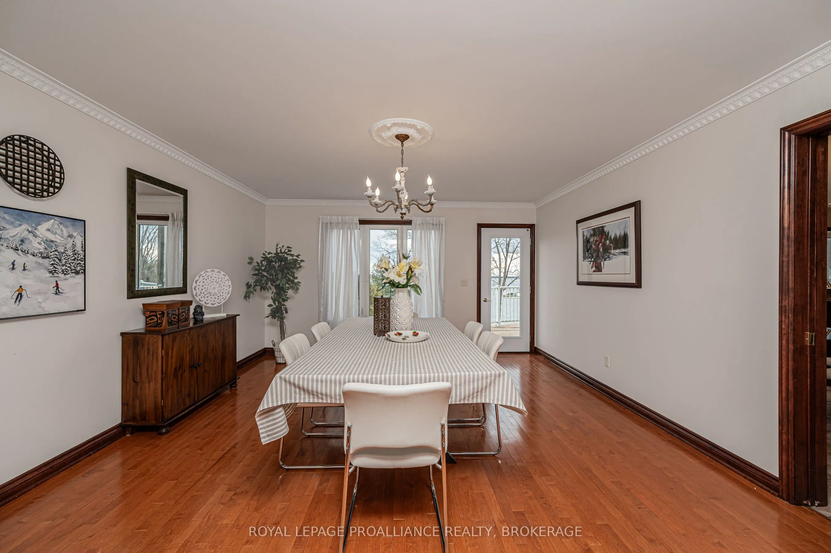 4734 Lakeside Lane