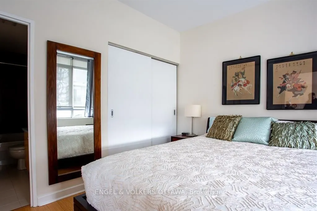 180 YORK Street, #301