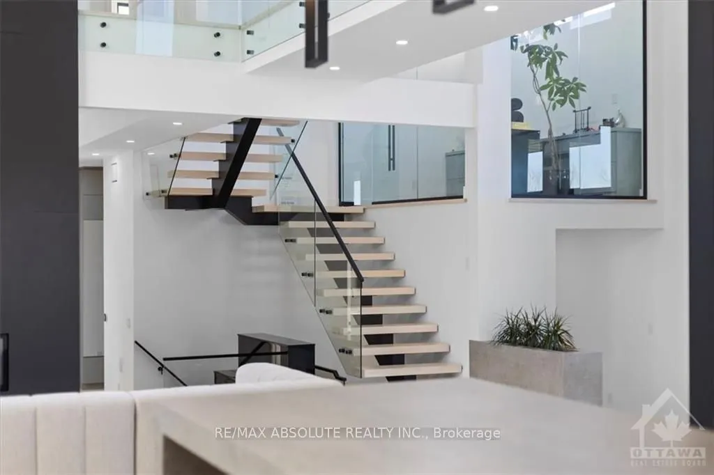 553 SHOREWAY Drive