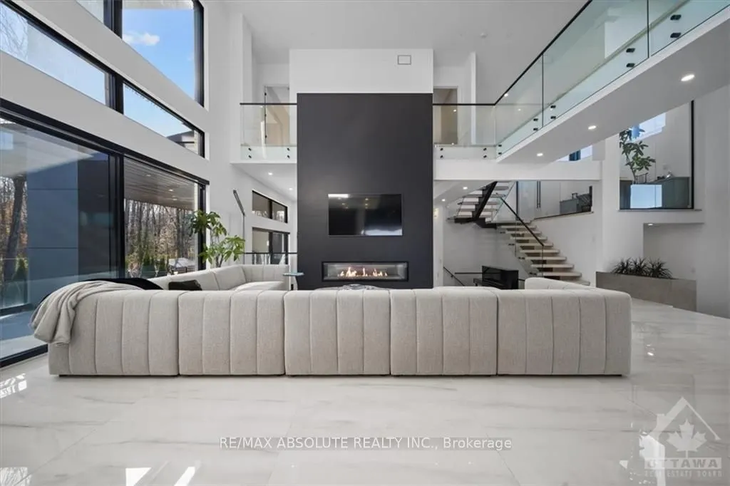553 SHOREWAY Drive
