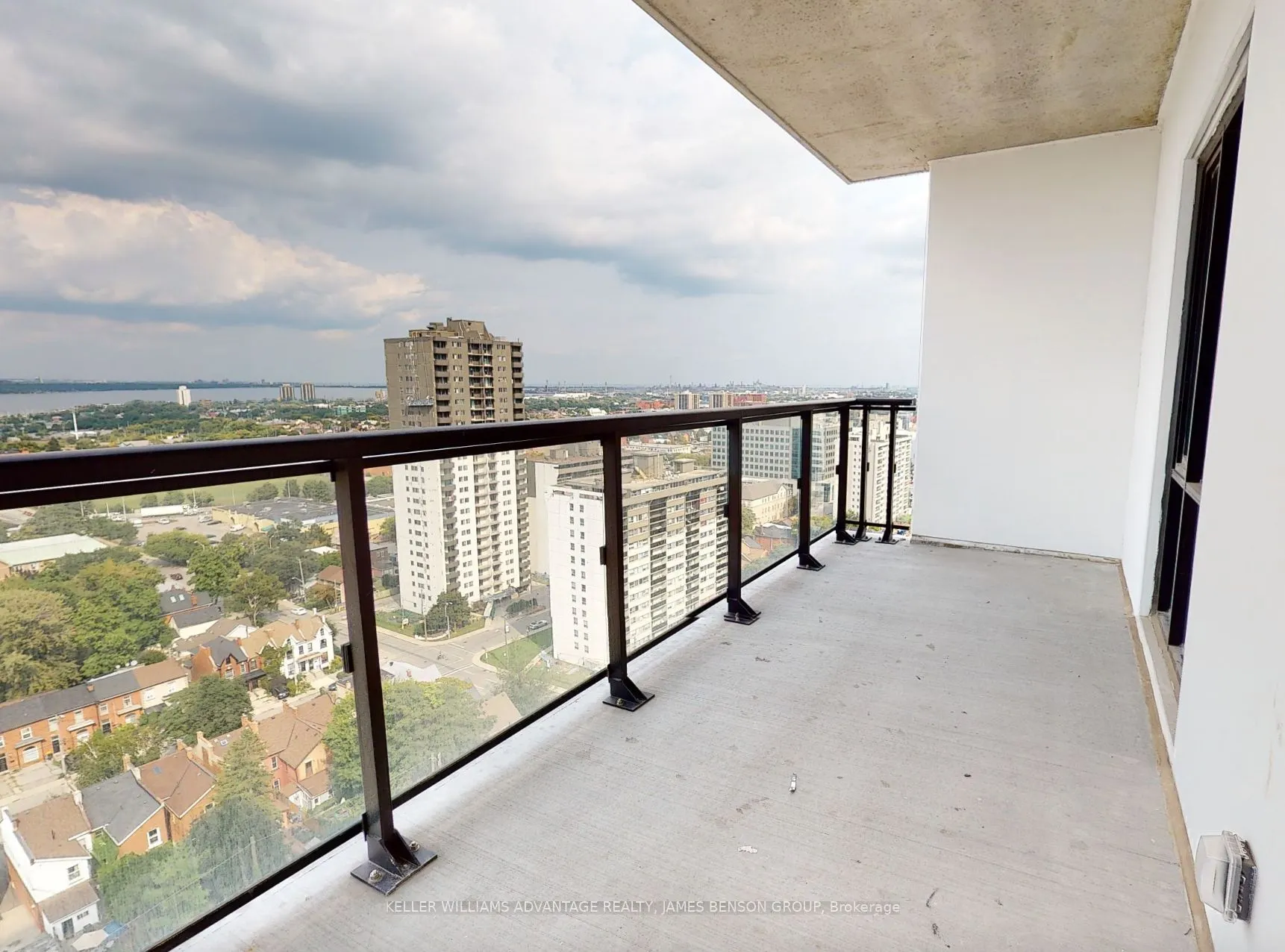 15 Queen Street S, #1611