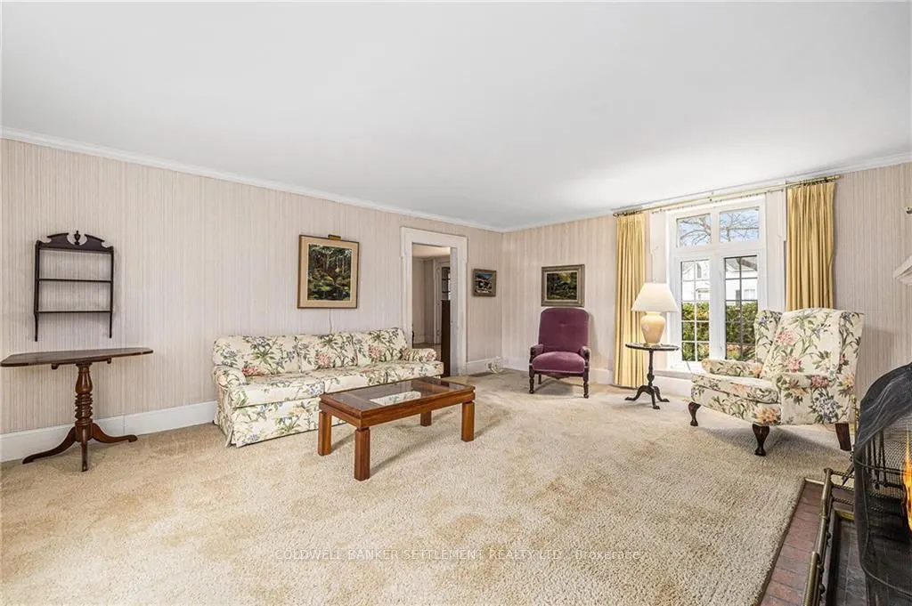 68 WILSON Street W