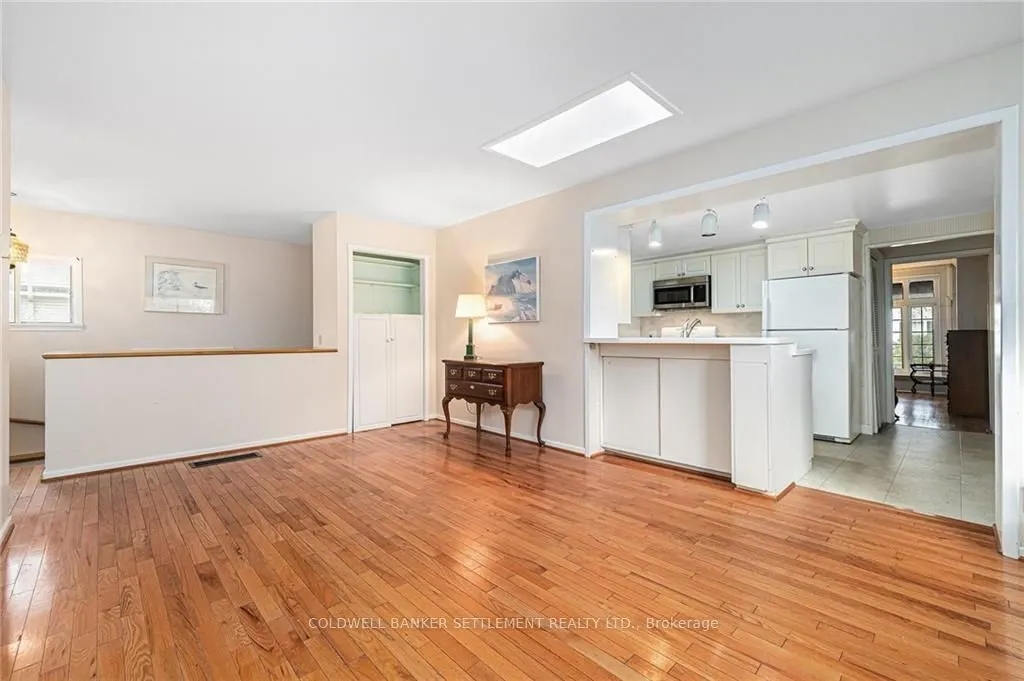 68 WILSON Street W