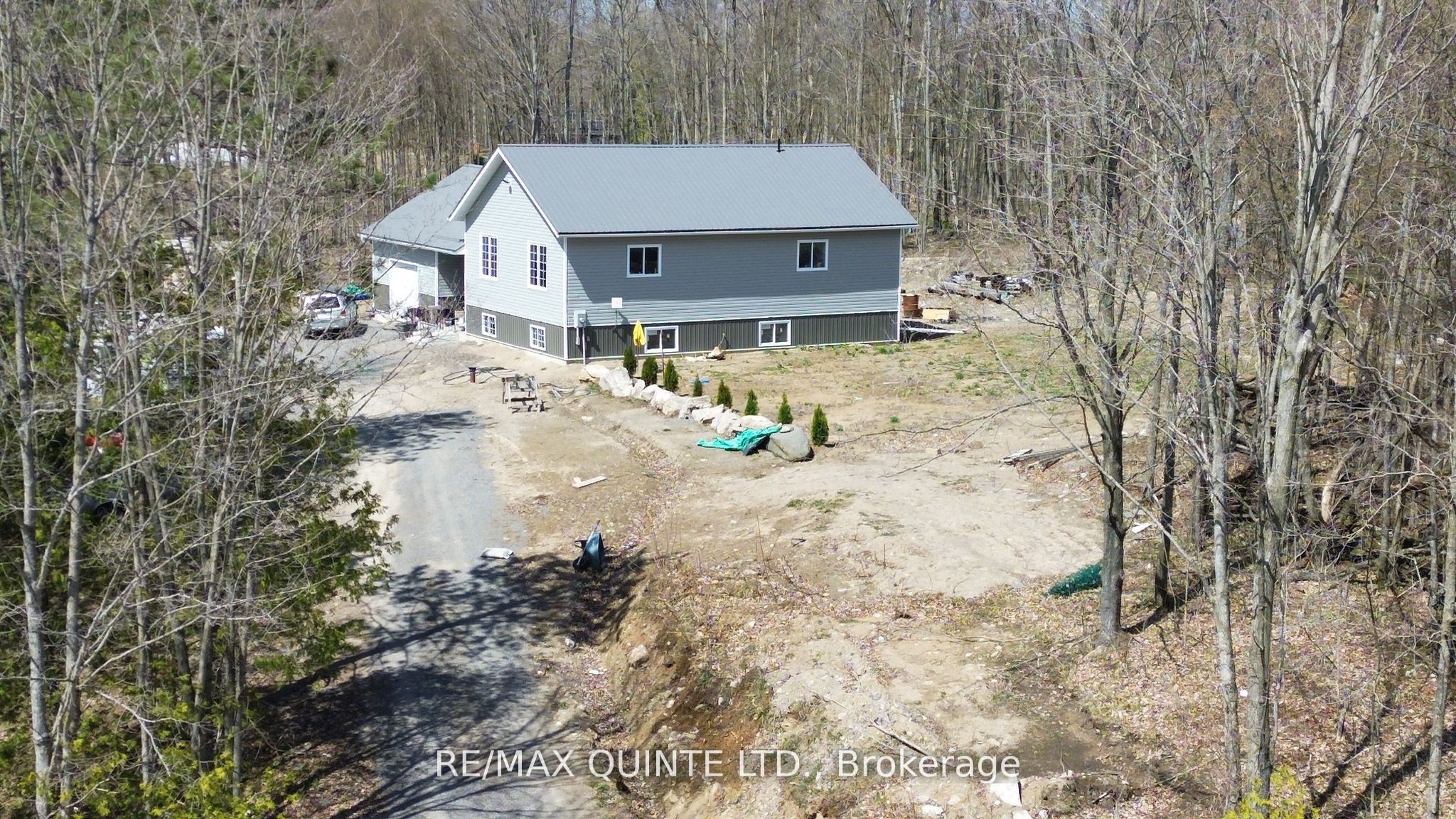 325 Douglas Road W