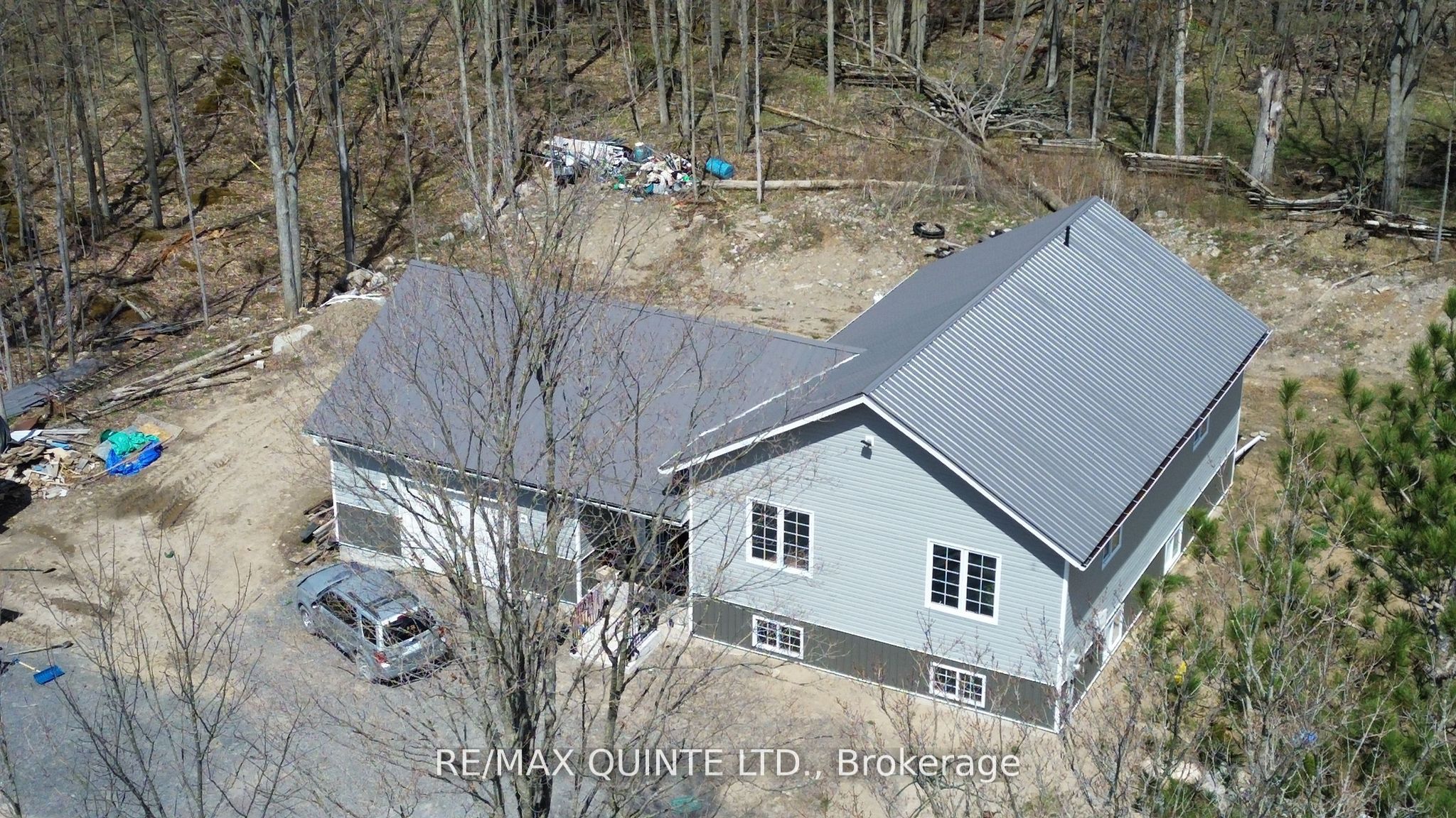 325 Douglas Road W