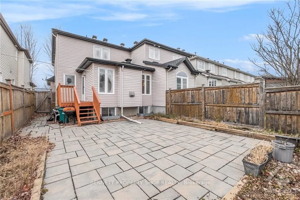 37 CRESTHAVEN Drive