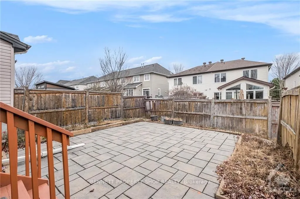 37 CRESTHAVEN Drive