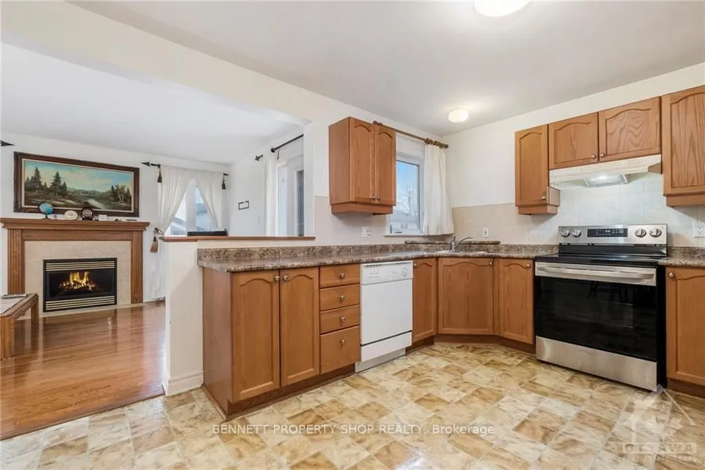 37 CRESTHAVEN Drive