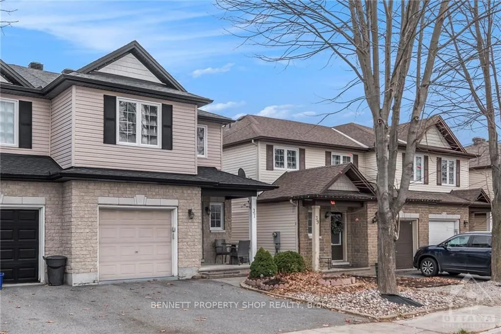 37 CRESTHAVEN Drive