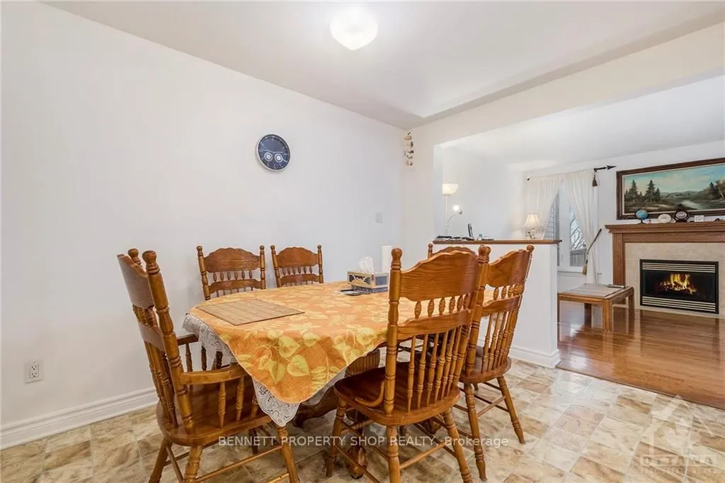 37 CRESTHAVEN Drive
