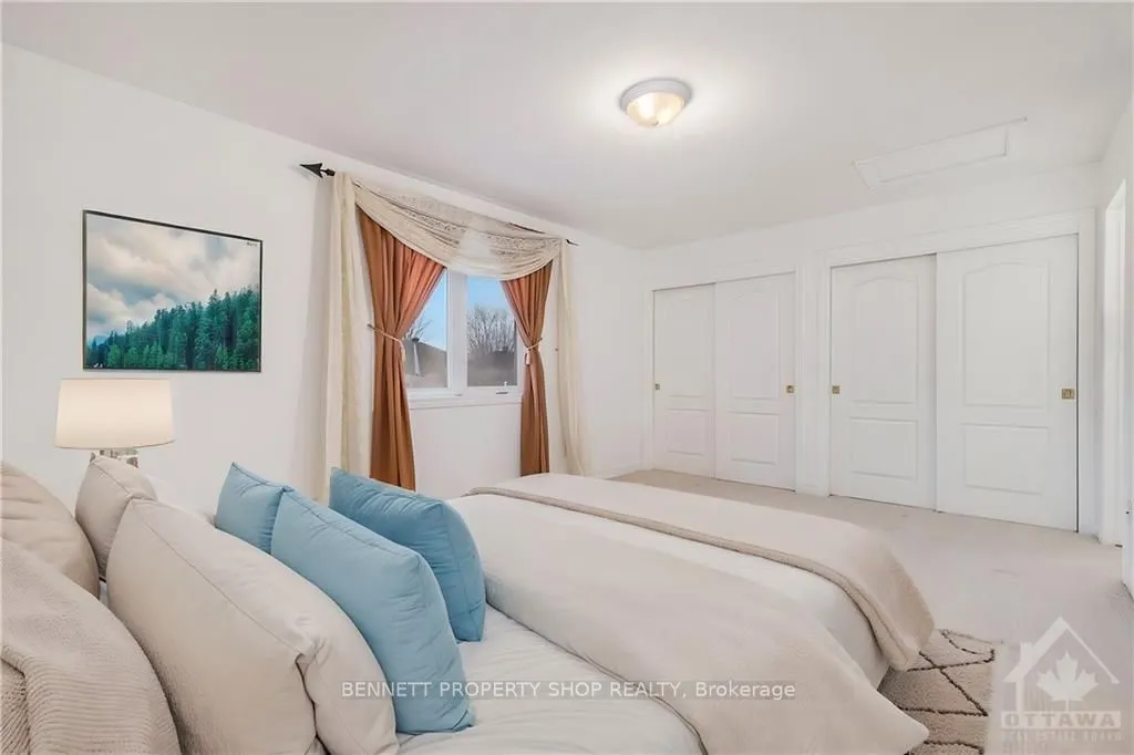 37 CRESTHAVEN Drive