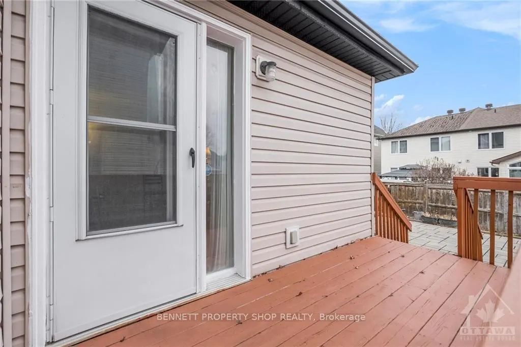 37 CRESTHAVEN Drive